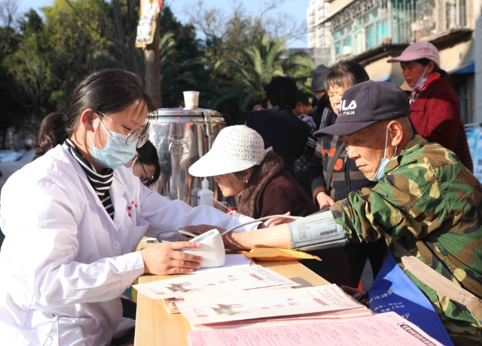 “普及科學(xué)防病知識 倡導(dǎo)健康生活方式 ”志愿服務(wù)活動.jpg