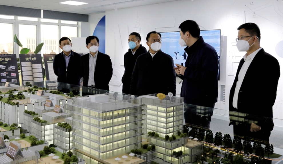 12月13日，市委書記王力一行到上海寶山藥谷考察。