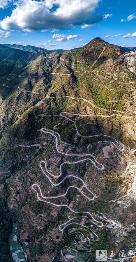 綠汁天路——白沙山公路。 張本聰 攝