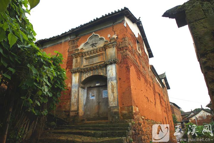 那諾鄉(xiāng)豬街村是茶馬古道上的重要驛站，民居建筑別具特色。攝于2015年10月2日。