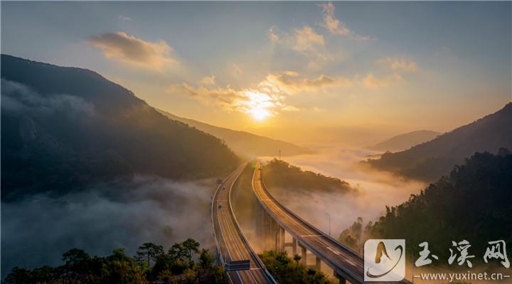 遠(yuǎn)方。 賴超 攝