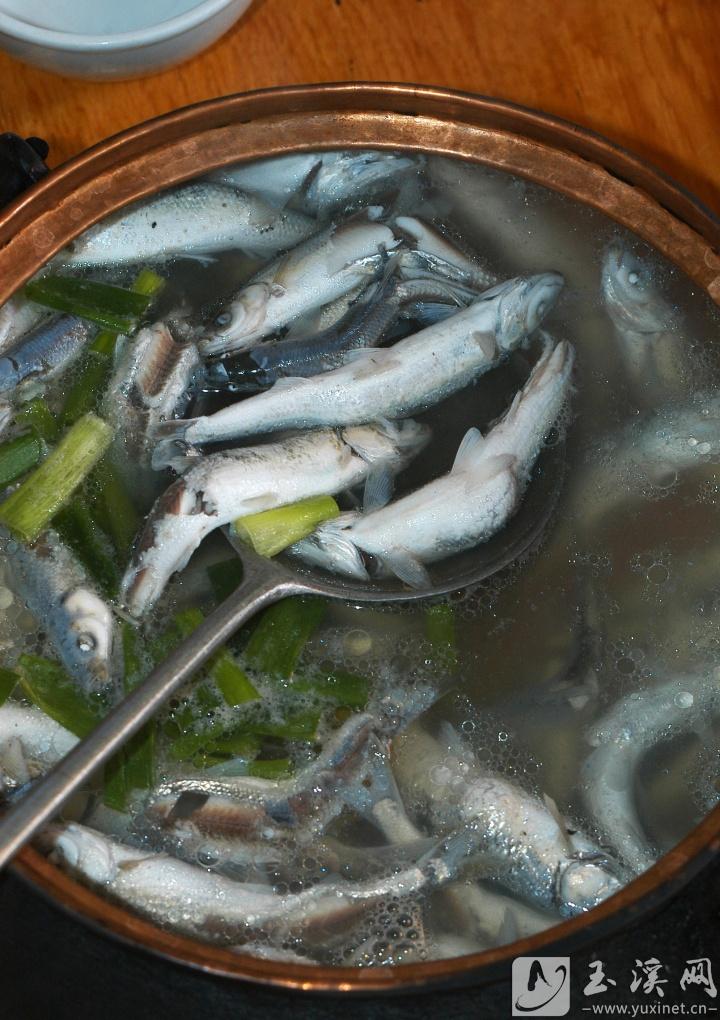 銅鍋煮抗浪魚。（資料圖）